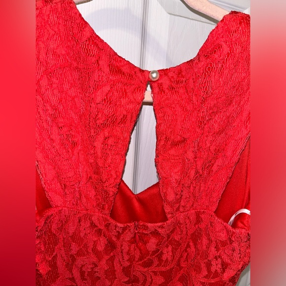 Red lace mermaid gown - Size XS-S. - Picture 4 of 5